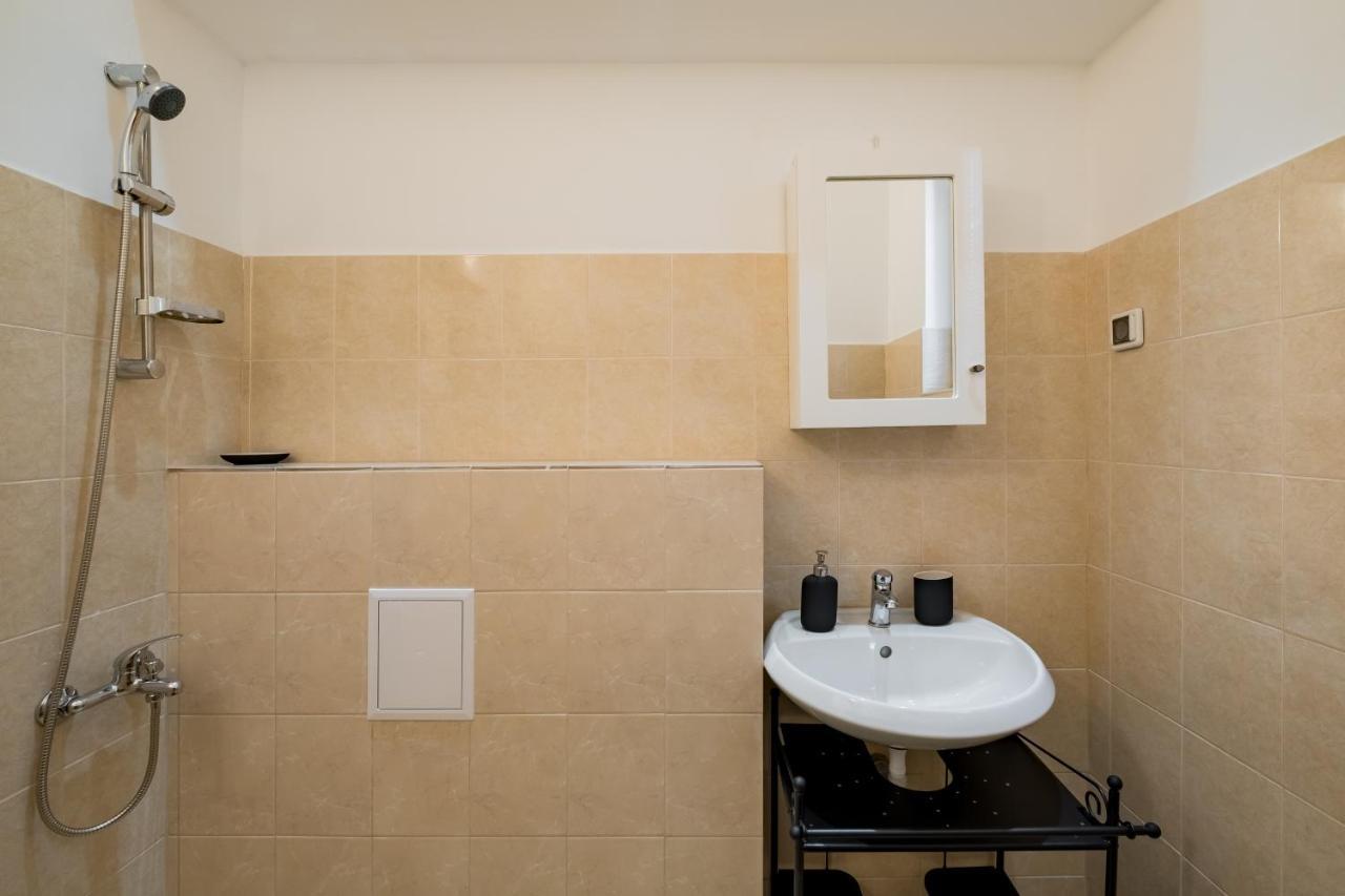Spacious 3 Bedroom Home In Sofia'S Top Center Екстер'єр фото